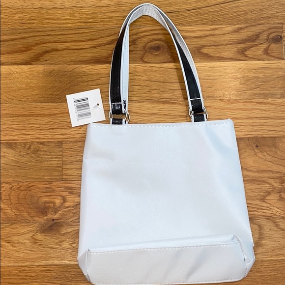 New!  Small Purse - Picture 3 of 4